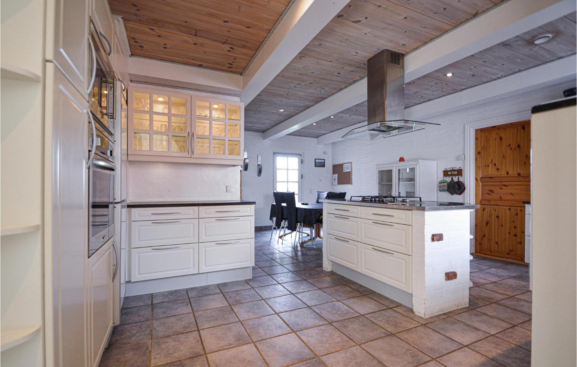 Awesome Home In Bredebro With Kitchen Ballum Extérieur photo