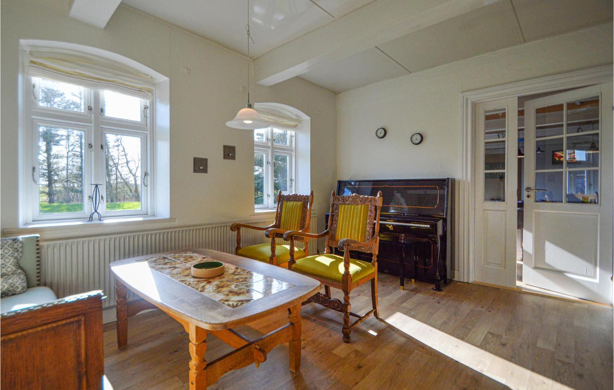Awesome Home In Bredebro With Kitchen Ballum Extérieur photo