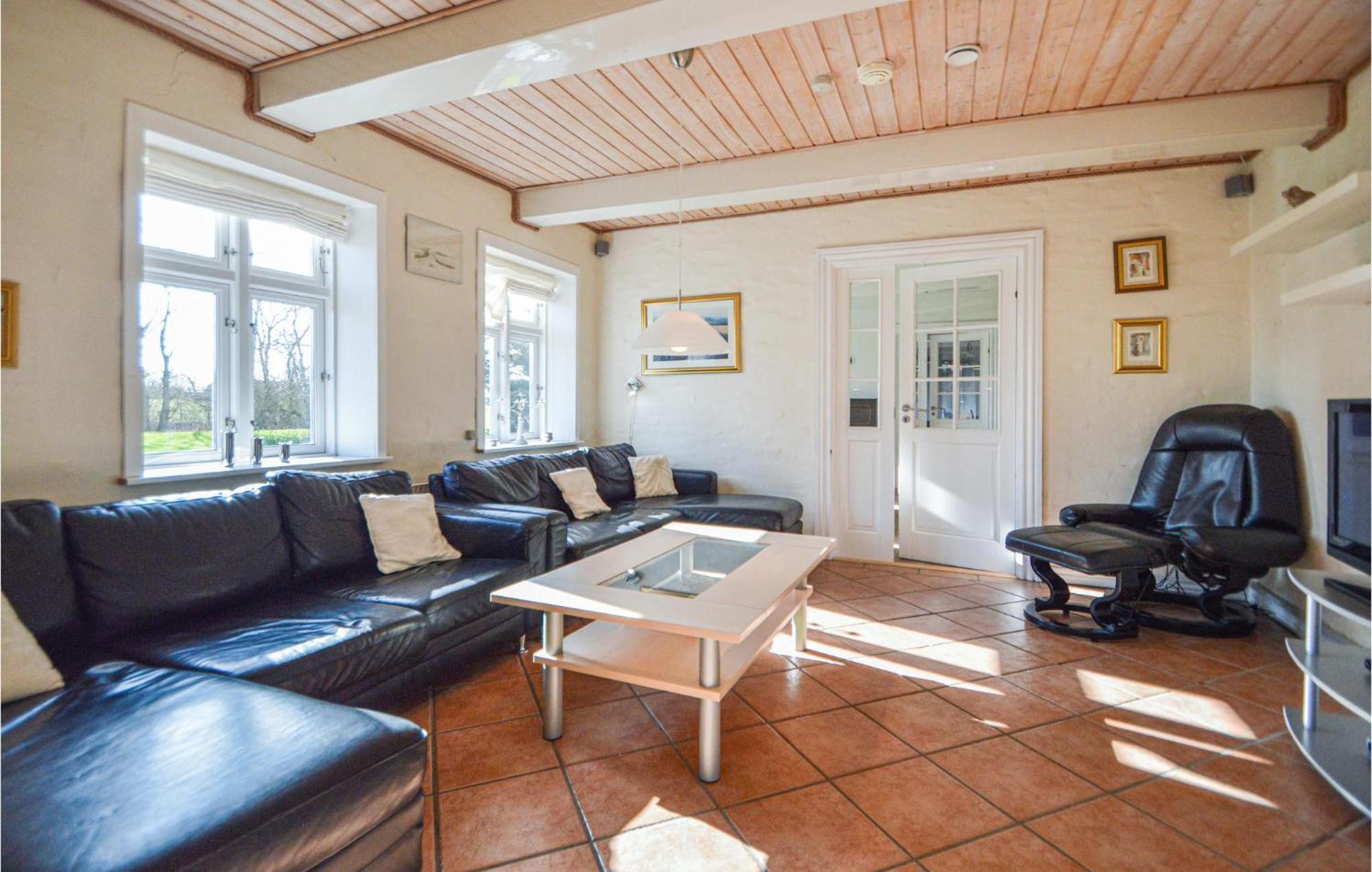 Awesome Home In Bredebro With Kitchen Ballum Extérieur photo